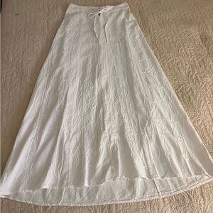 Giocam - Chic White Embroidered Maxi Skirt 100% cotton
